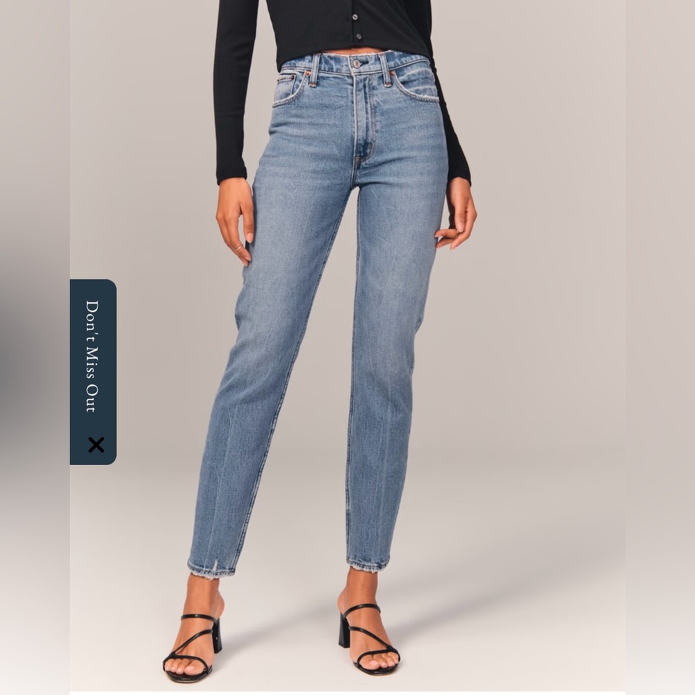 Abercrombie & Fitch The Mom High Rise Jeans
